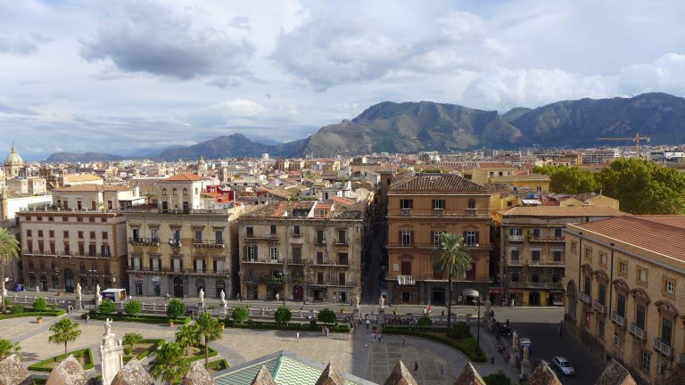 Vue de la ville de Palerme depuis le toit