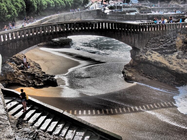 Passerelle du rocher du Basta
