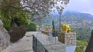 Statue dans les jardins de l'hôtel de la chèvre d'or à Eze. Deux Lions